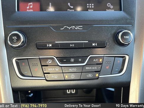 Used 2019 Ford Fusion SE AWD/4WD image 24