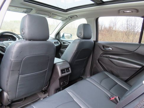 Certified 2018 Chevrolet Equinox LT w/ Sun & Infotainment Package image 25