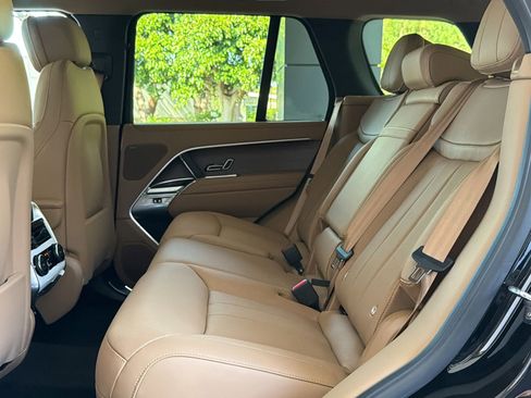 New 2026 Land Rover Range Rover SE AWD/4WD image 15