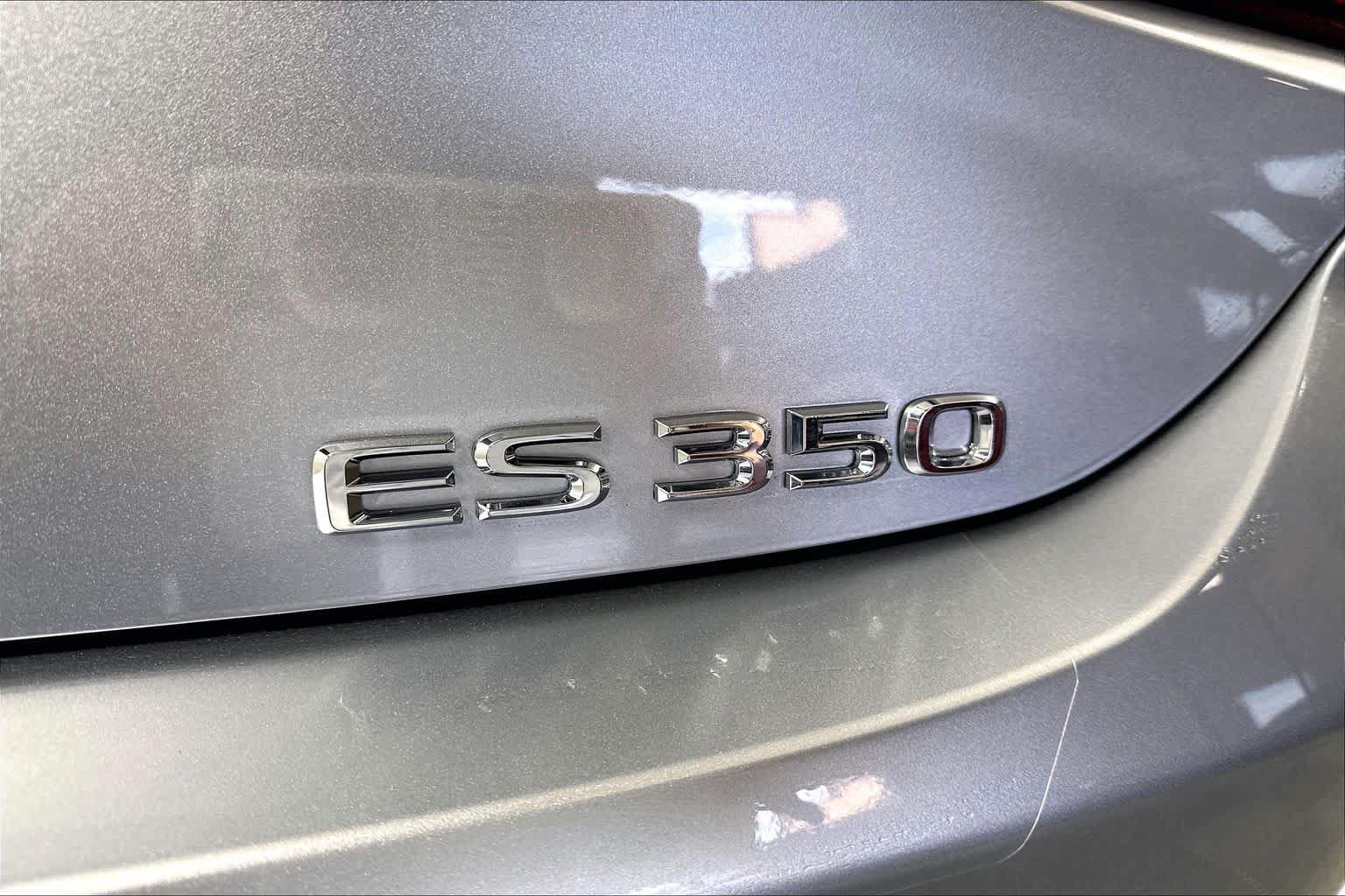 Used 2025 Lexus ES 350 w/ Premium Package FWD image 9
