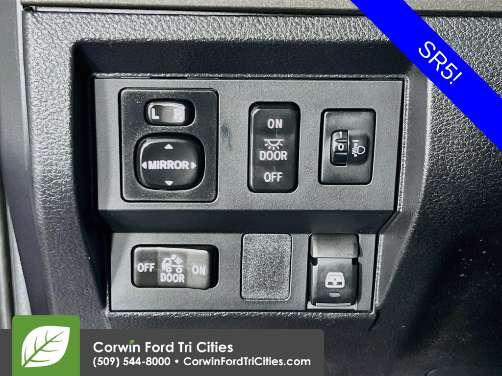 Used 2014 Toyota Tundra SR5 AWD/4WD image 18