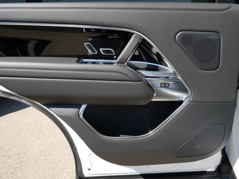 New 2026 Land Rover Range Rover Long Wheelbase SE AWD/4WD image 6