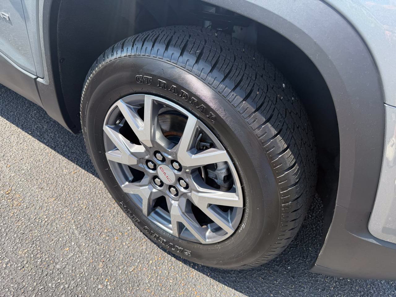 Used 2023 GMC Acadia SLT AWD/4WD image 30
