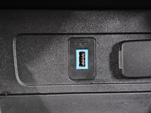 Used 2018 Ford Escape SE w/ SE Sync 3 Package FWD image 18