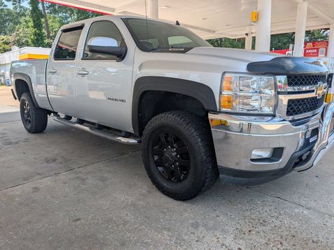 Used 2012 Chevrolet Silverado 2500 LTZ w/ LTZ Plus Package AWD/4WD image 7
