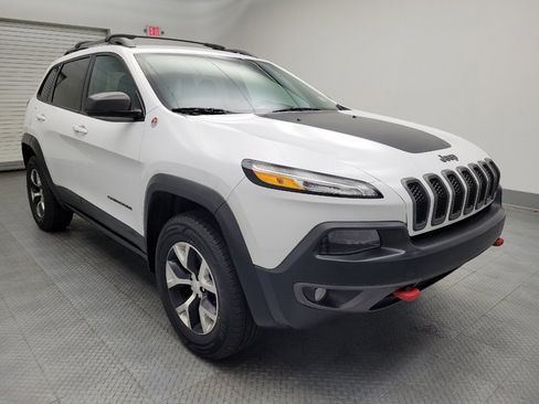 Used 2018 Jeep Cherokee Trailhawk w/ Cold Weather Group image 13