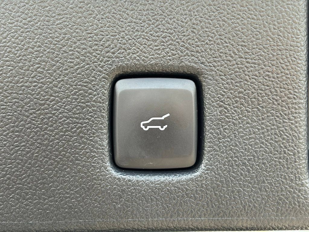 Used 2023 Ford Escape Active w/ Tech Pack #1 AWD/4WD image 11
