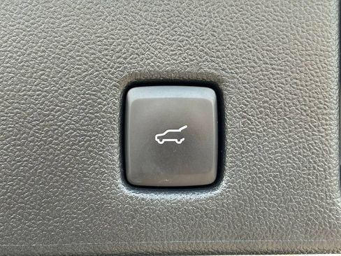 Used 2023 Ford Escape Active w/ Tech Pack #1 AWD/4WD image 11