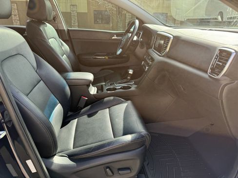 Used 2022 Kia Sportage EX w/ EX Technology Package image 11