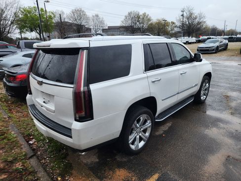 Used 2020 Cadillac Escalade Luxury image 8