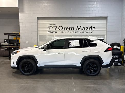 Used 2022 Toyota RAV4 LE AWD/4WD image 25