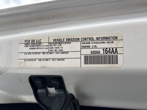 Used 2023 Jeep Wrangler Unlimited Sahara AWD/4WD image 11