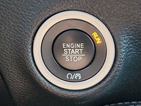 Used 2017 Dodge Challenger R/T Scat Pack RWD image 21