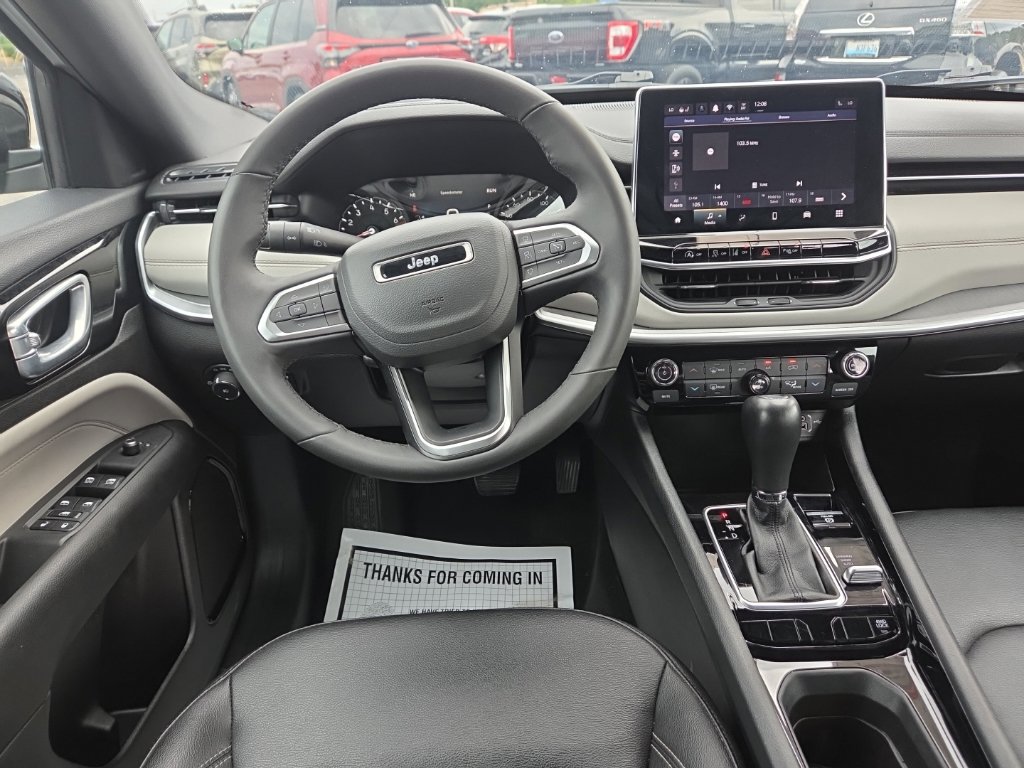 Used 2025 Jeep Compass Limited AWD/4WD image 26
