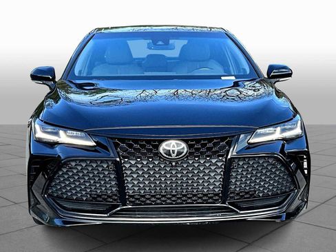 Used 2019 Toyota Avalon Touring w/ Advanced Safety Package image 3