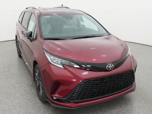 New 2026 Toyota Sienna XSE FWD image 14