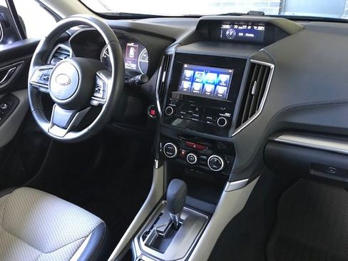 Used 2020 Subaru Forester Premium image 8