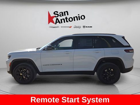 New 2025 Jeep Grand Cherokee Altitude RWD image 5