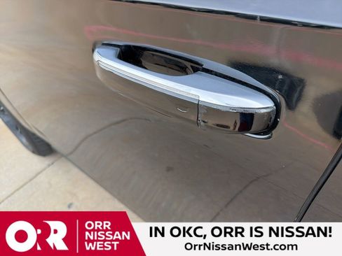 Used 2021 Cadillac Escalade ESV Premium Luxury Platinum image 10