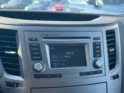 Used 2014 Subaru Outback 2.5i Premium w/ Moonroof Package image 3