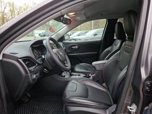 Certified 2022 Jeep Cherokee Trailhawk AWD/4WD image 14