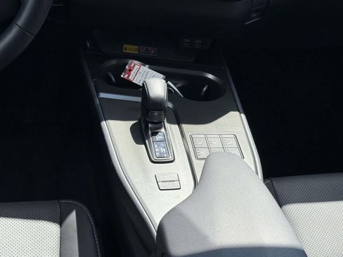 Used 2025 Lexus UX 300h AWD image 20