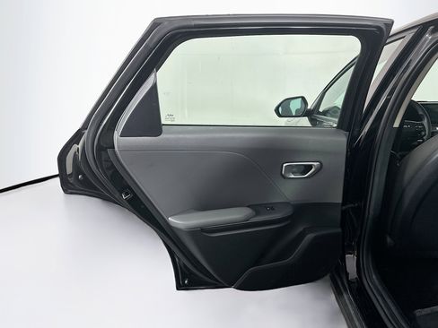 Used 2025 Kia K4 LXS image 26