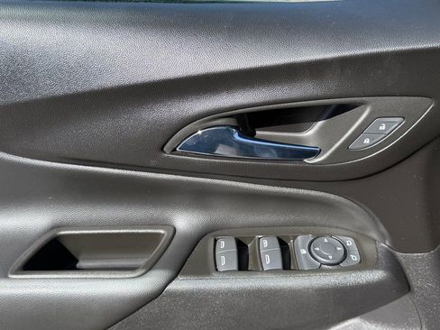 Used 2023 Chevrolet Equinox LT image 10