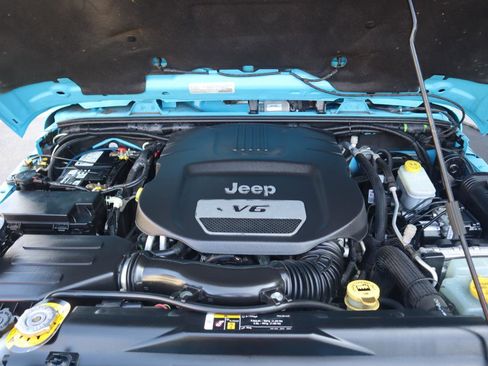 Used 2018 Jeep Wrangler Unlimited Rubicon w/ Cold Weather Group image 34