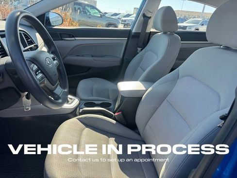 Used 2017 Hyundai Elantra SE image 11