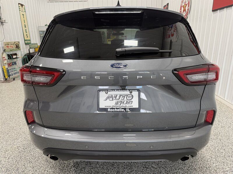 Used 2023 Ford Escape ST-Line w/ Tech Pack #1 FWD image 23