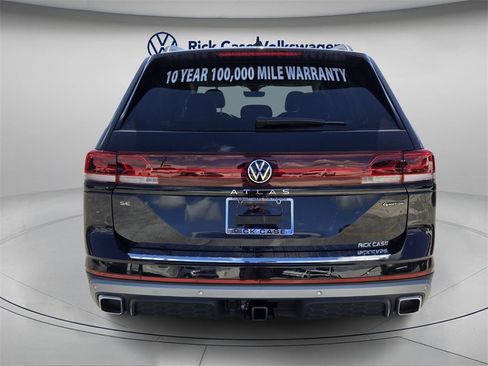 New 2026 Volkswagen Atlas Peak Edition image 4