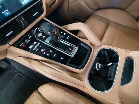 Certified 2019 Porsche Cayenne AWD/4WD image 23