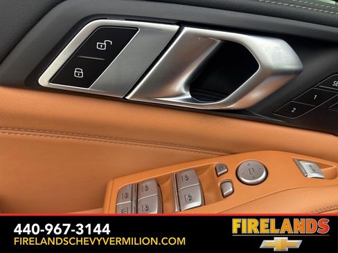 Used 2024 BMW X7 xDrive40i w/ Premium Package image 14
