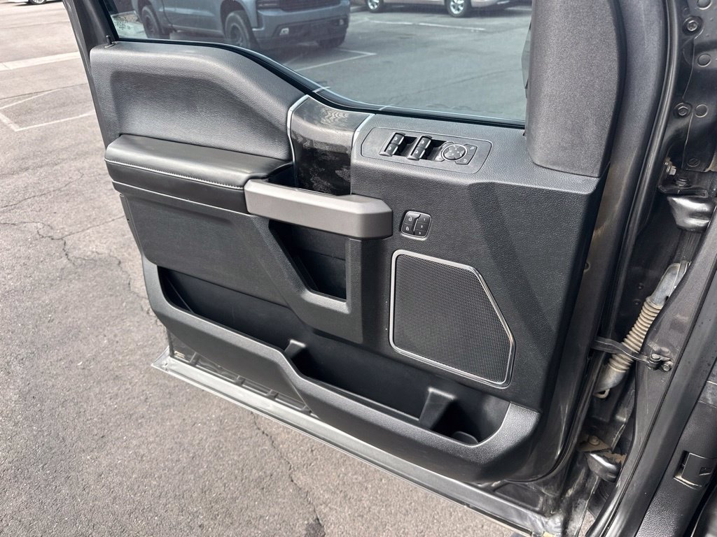 Used 2019 Ford F150 Platinum w/ Equipment Group 701A Luxury AWD/4WD image 24