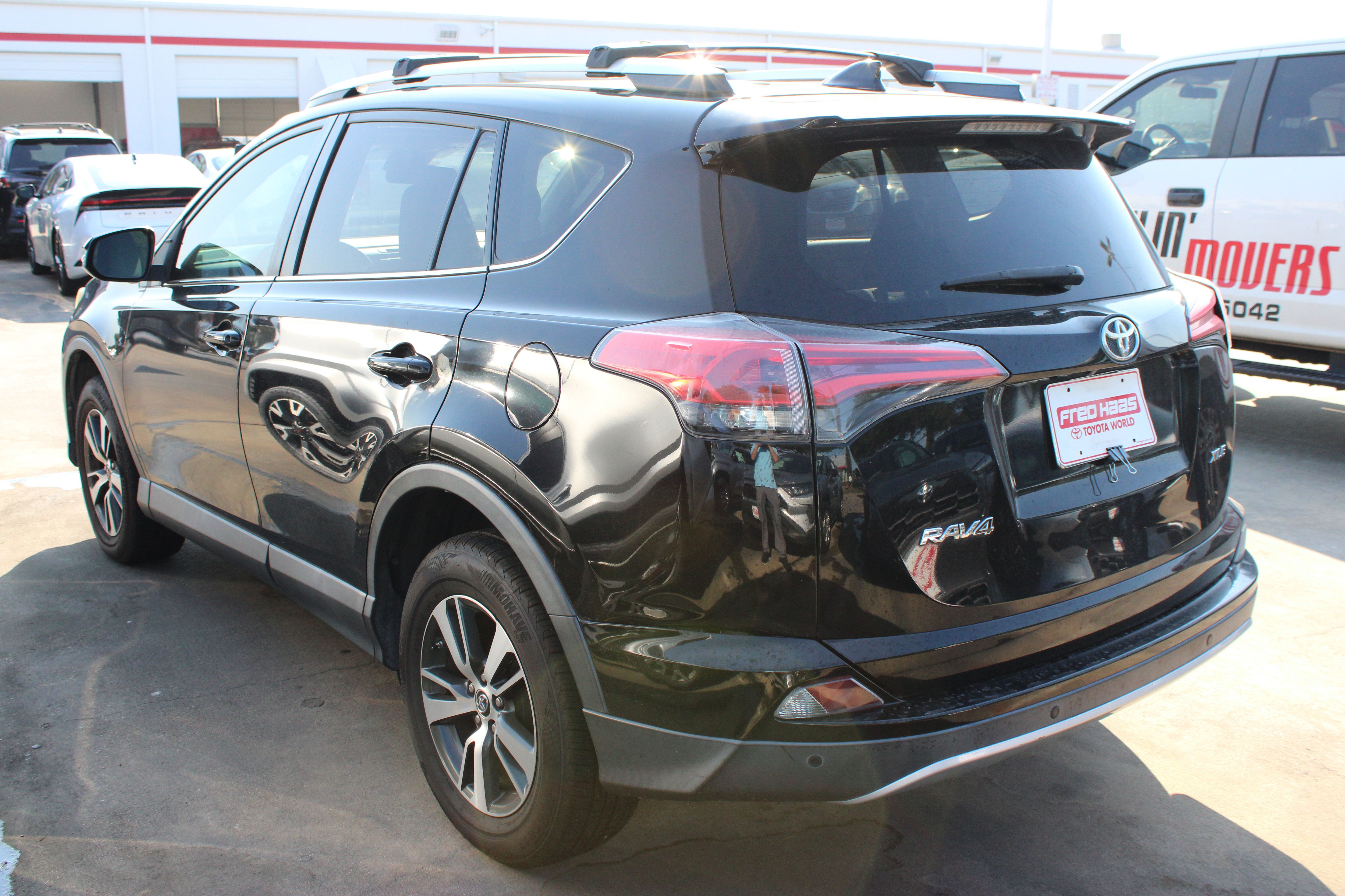 Used 2016 Toyota RAV4 XLE w/ Convenience Package FWD image 7