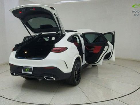 Used 2025 Mercedes-Benz GLC 300 4MATIC image 76