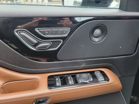 Certified 2023 Lincoln Aviator Reserve w/ Equipment Group 201A image 44