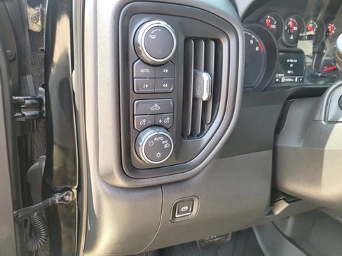 Used 2021 Chevrolet Silverado 1500 Custom Trail Boss AWD/4WD image 23