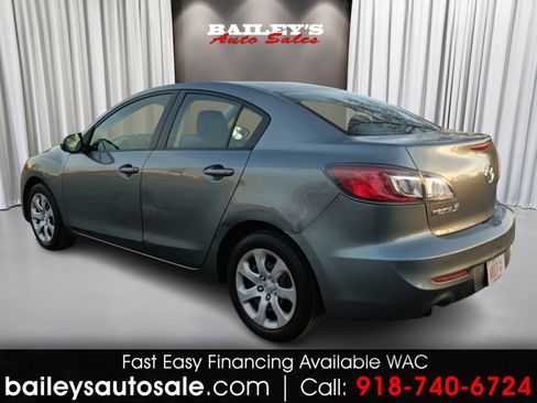 Used 2013 MAZDA MAZDA3 i SV w/ Convenience Pkg image 6