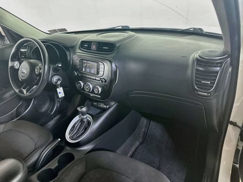 Used 2017 Kia Soul FWD image 11