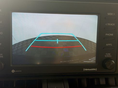 Used 2020 Toyota RAV4 XLE FWD image 21