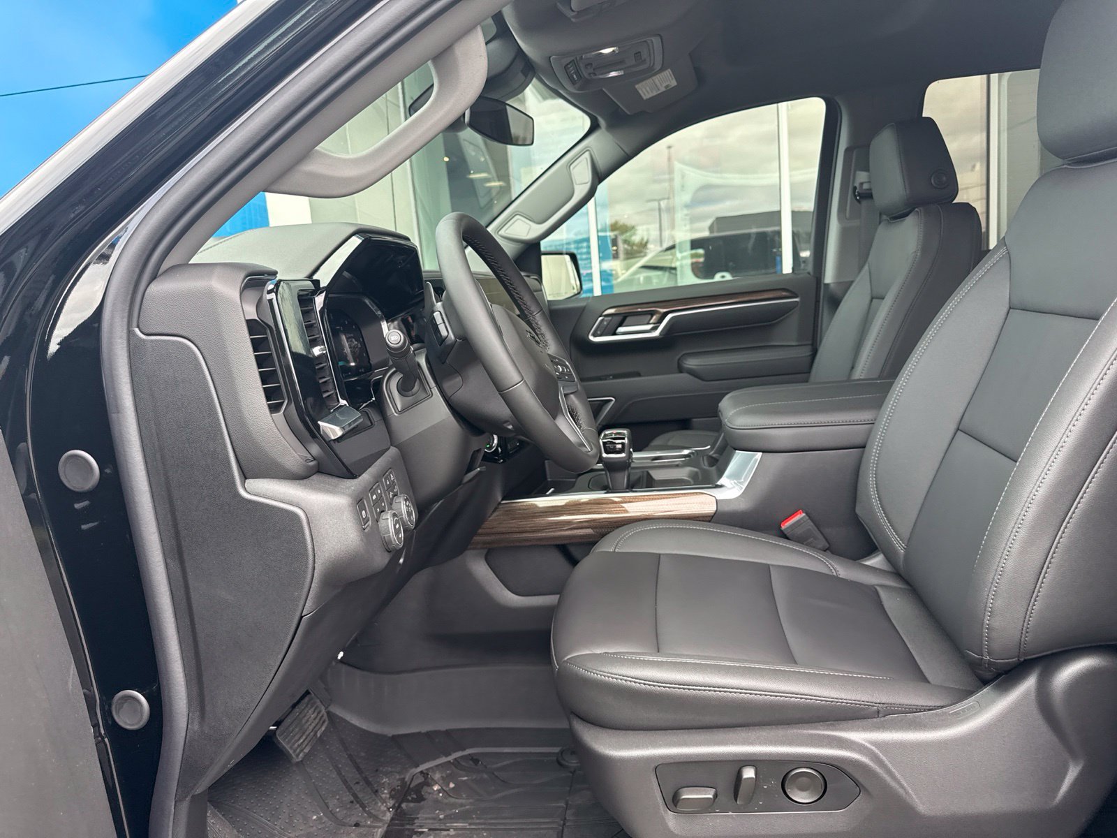 New 2026 Chevrolet Silverado 1500 RST w/ RST All Star Premium Package AWD/4WD image 16