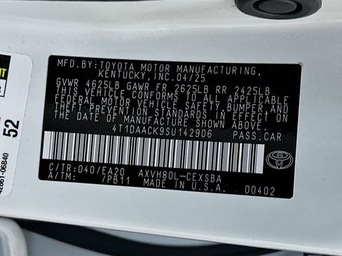Used 2025 Toyota Camry SE FWD image 12