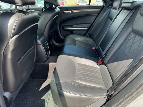 Used 2018 Chrysler 300 C w/ Safetytec Plus Group image 12