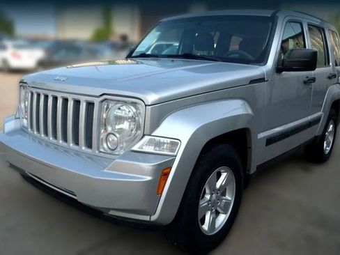 Used 2012 Jeep Liberty Sport image 15
