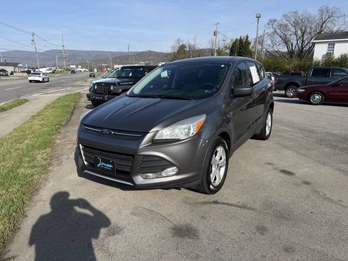 Used 2014 Ford Escape SE image 2
