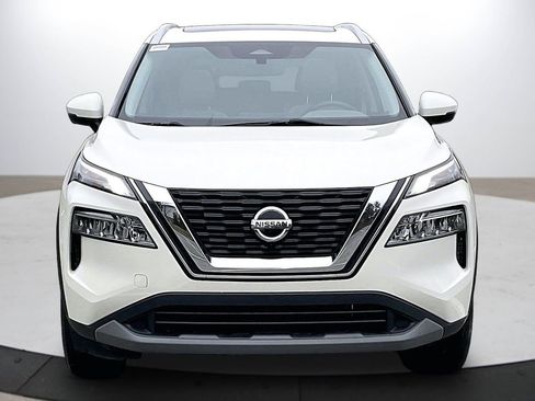 Used 2021 Nissan Rogue SV w/ Premium Package image 3