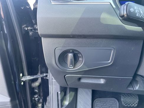 Certified 2022 Volkswagen Tiguan SE AWD/4WD image 38