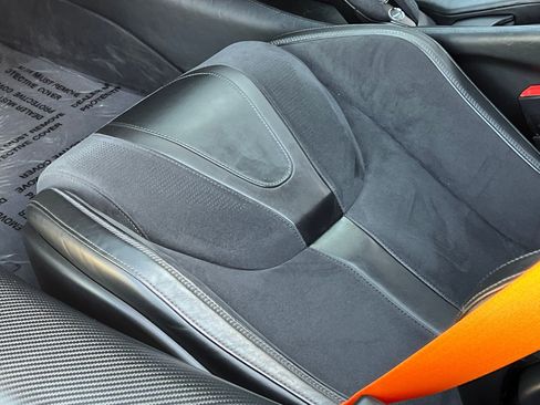 Used 2018 McLaren 720S Performance RWD image 39